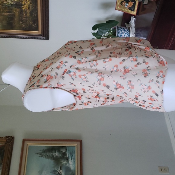 Sheer Floral Top - Picture 4 of 8